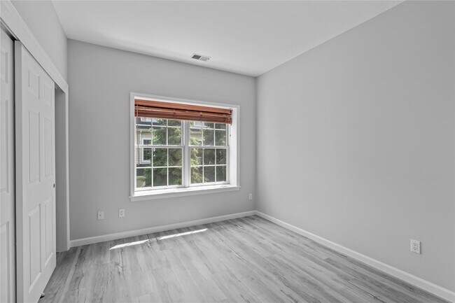 Building Photo - 1410 Half Moon Bay Dr