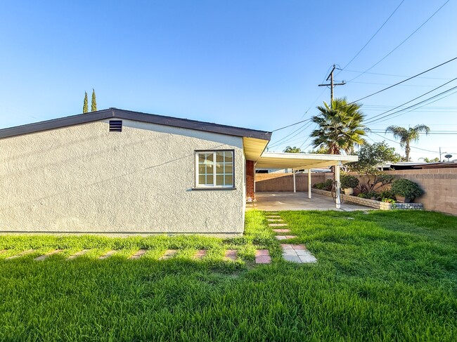 Building Photo - 15246 Temple Ave