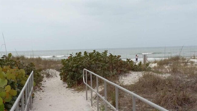 Building Photo - 562 Johns Pass Ave