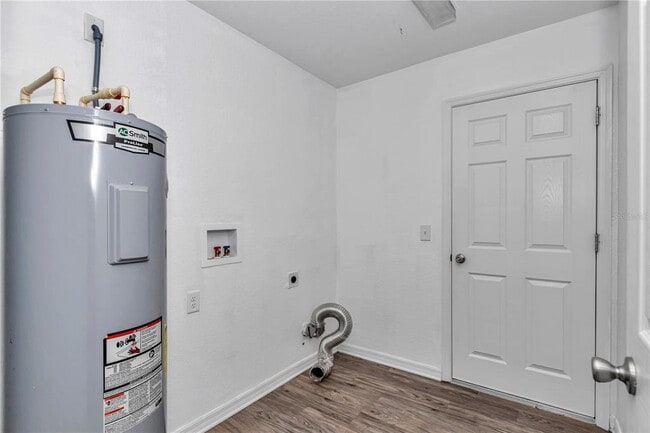Building Photo - 5936 NW 56th Pl