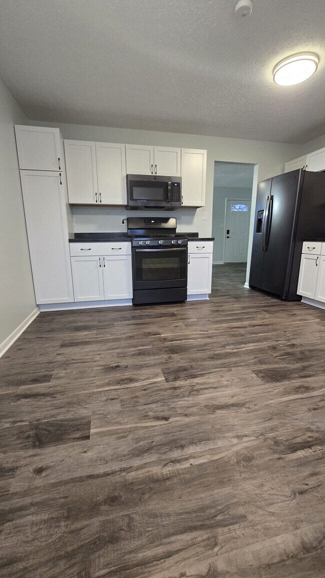 Building Photo - 2009 Frisse Ave