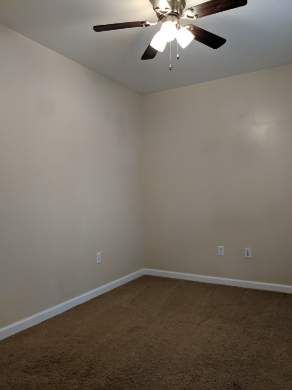 Building Photo - 504 Crestwood Dr
