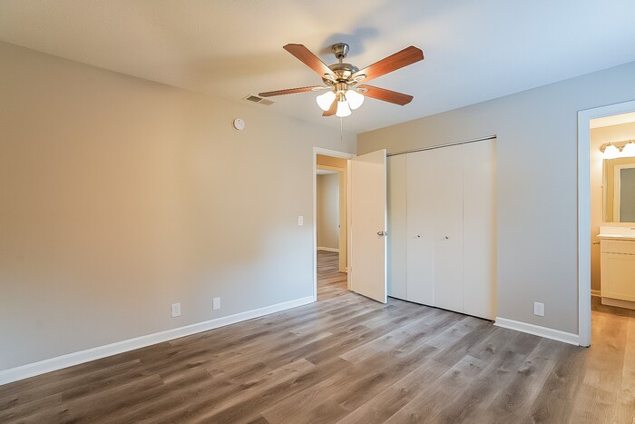 Building Photo - 1320 Lyndsey Ridge Dr