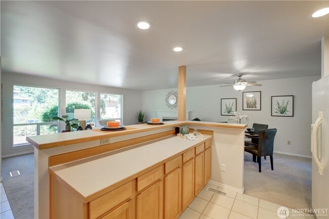 Building Photo - 3 bd 2.5 bath Bothell Single Family house.