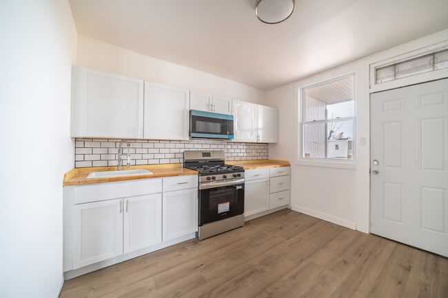 Building Photo - 9124 S Ada St