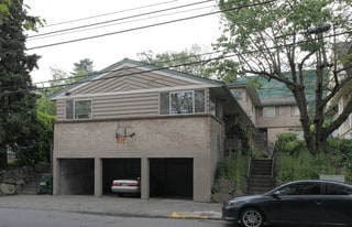 Building Photo - 712 Summit Ave E