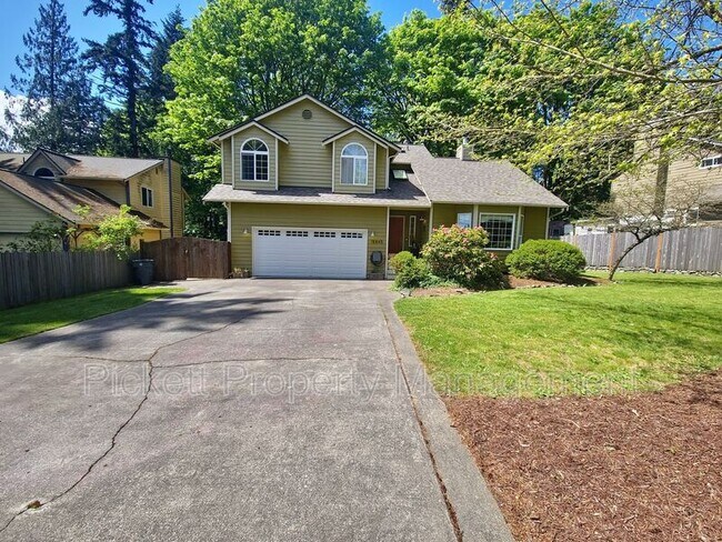 Primary Photo - 18845 NE Meadow Run Dr