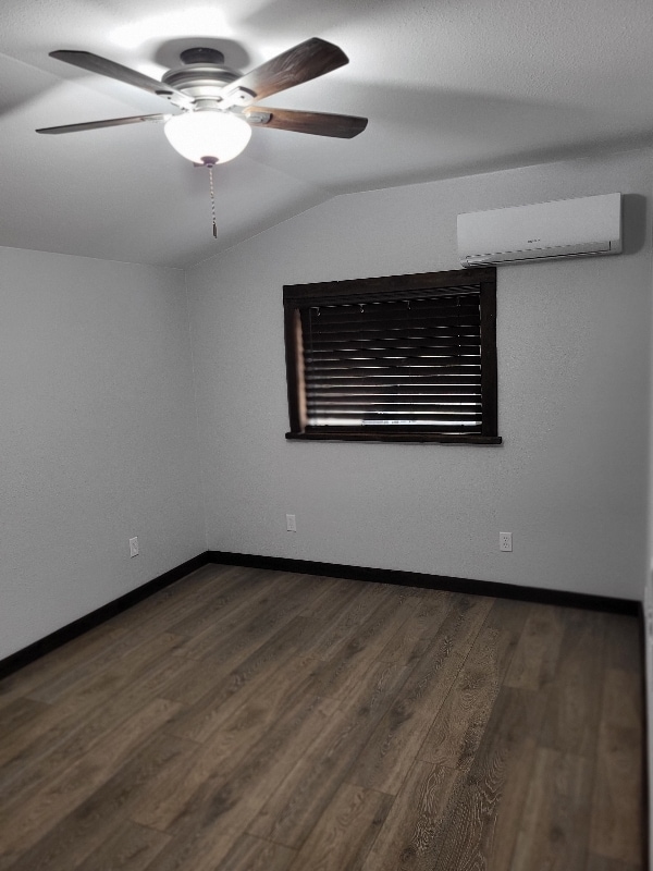 Building Photo - 1856 Canyonville-Riddle Rd