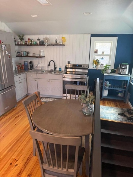 Building Photo - 1710 S Polk St