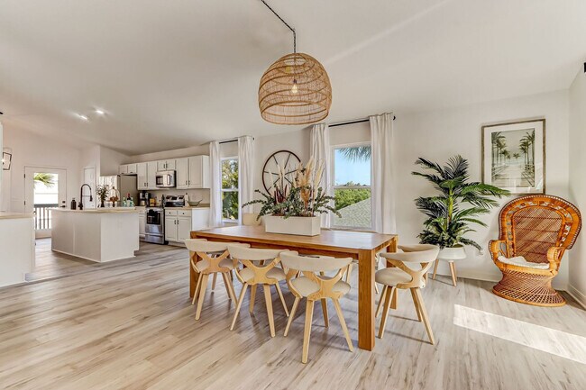 Building Photo - 156 Meadow Ave