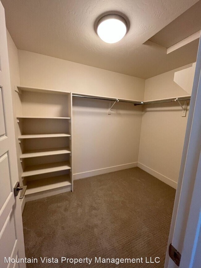 Building Photo - 3 br, 2.5 bath House - 20 Jockey Ct