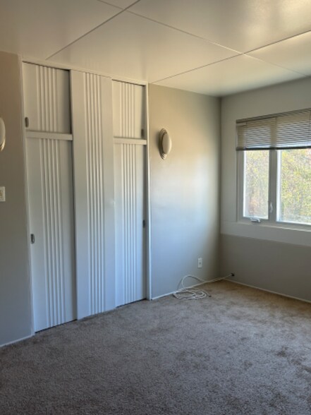 Building Photo - 5819 Black Hawk Dr