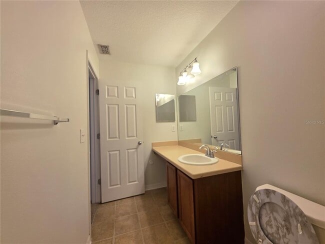 Building Photo - 3018 Royal Tuscan Ln