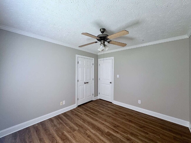 Building Photo - Well Maintained Three Bedroom Home in Hope...
