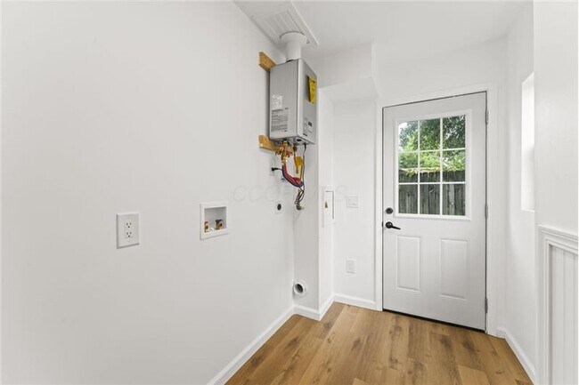Building Photo - 2420 Woodman Dr