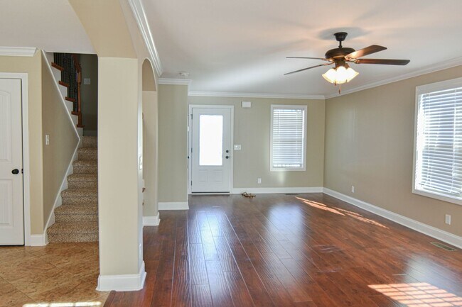 Building Photo - 3640 Fox Tail Dr