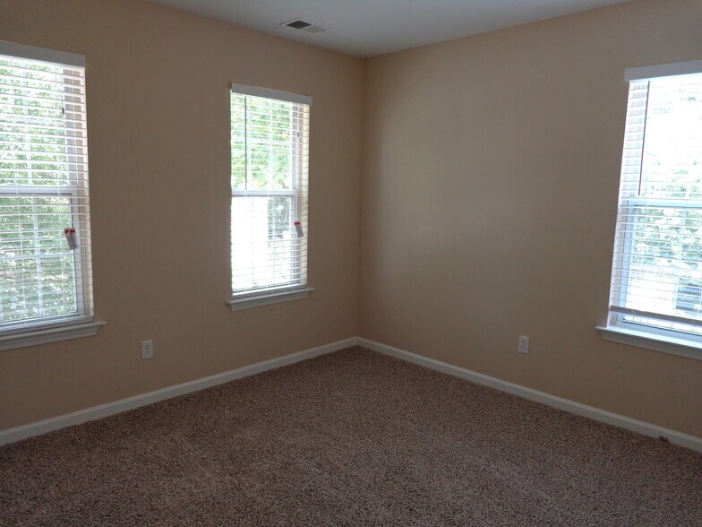 Building Photo - 1067 Winterbrook Way