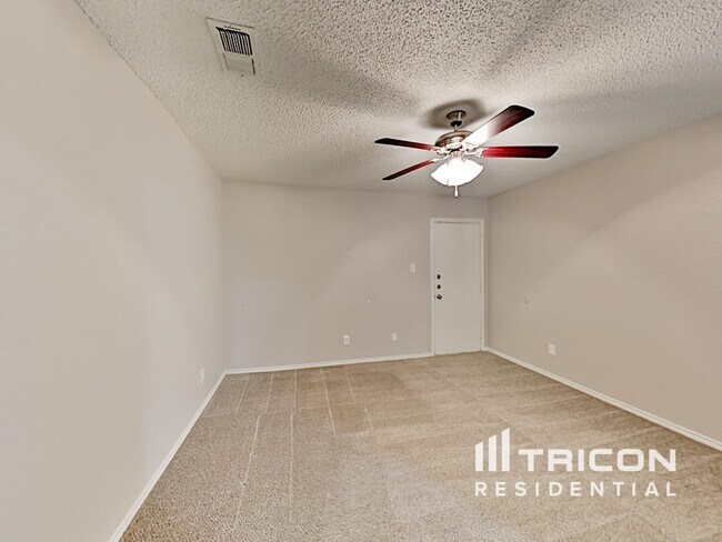 Building Photo - 1637 Woodhall Way