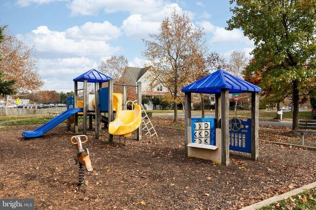Building Photo - 14209 Floral Park Dr