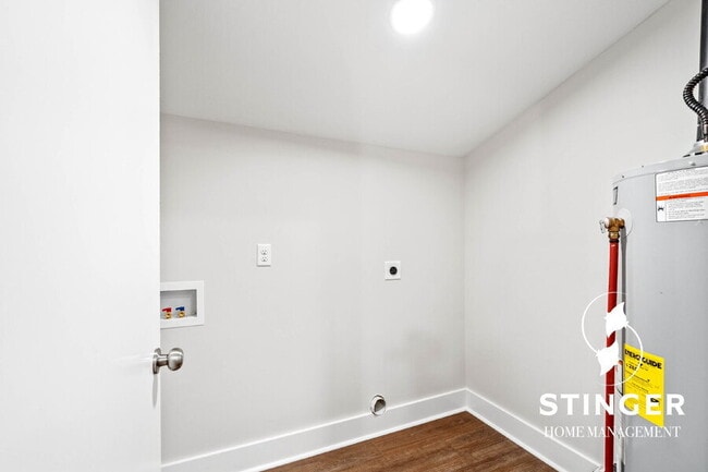 Building Photo - 607 Greenway Ct