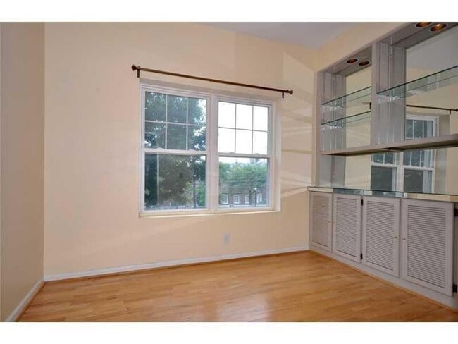 Building Photo - 1230 Piedmont Ave NE