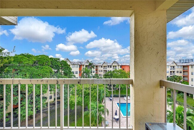 Building Photo - 8120 Geneva Ct