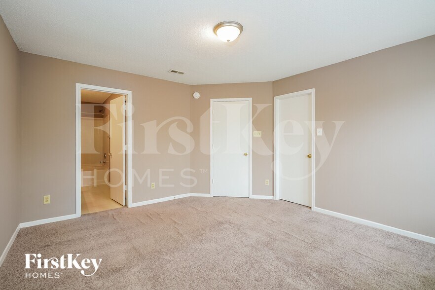 Building Photo - 2925 Redland Ln