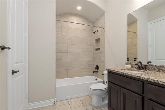 Building Photo - 23034 Creek Park Dr