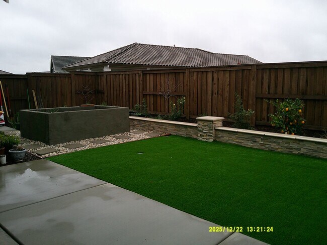 Building Photo - 2255 Lark Way