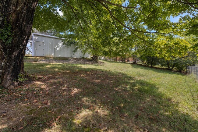 Building Photo - 274 Green Pond Rd