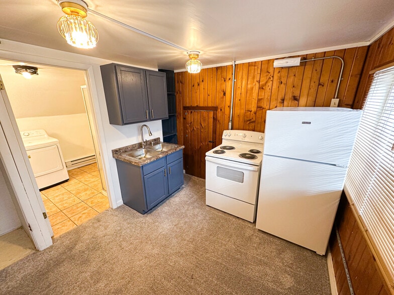 Building Photo - 1325 24th St