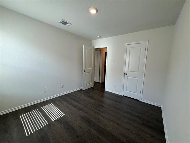 Building Photo - 300 Ginger Ave