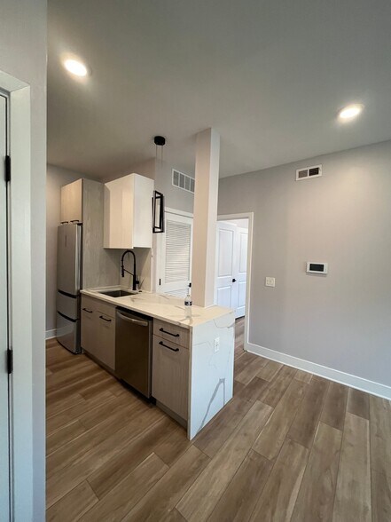 Building Photo - 801 N 40th St