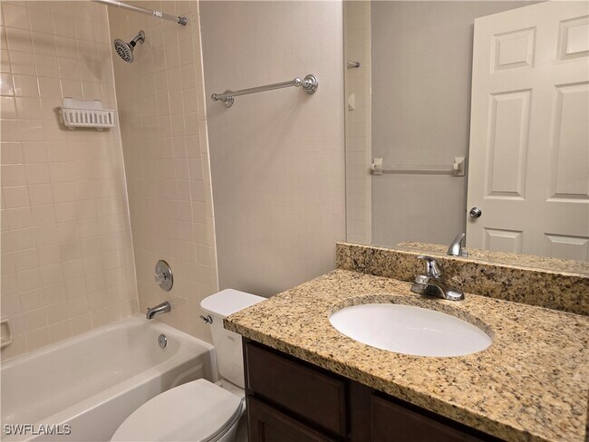 Building Photo - 605 Squire Cir