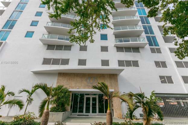 Building Photo - 1401 SW 22nd St