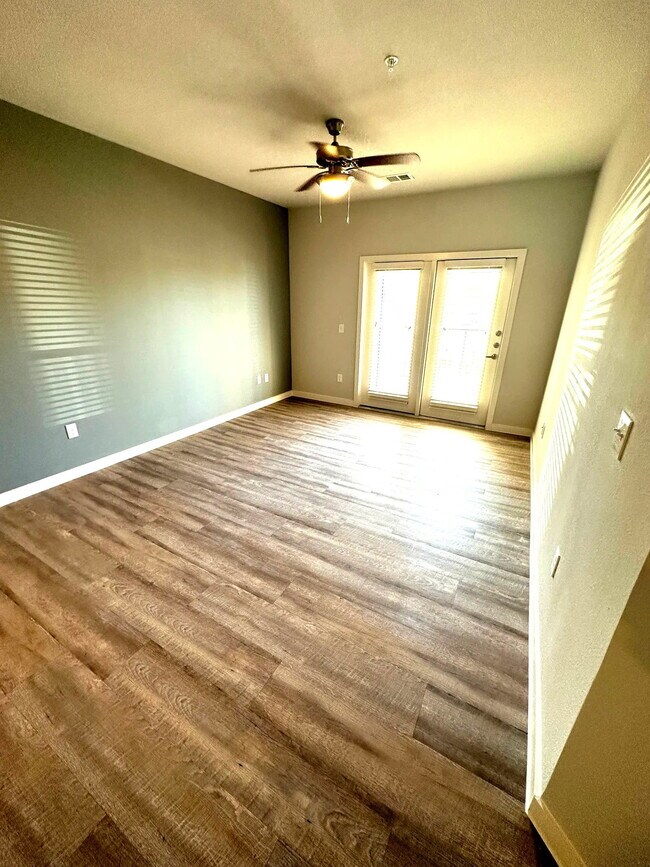 Building Photo - 1051 N Farm to Market 1660