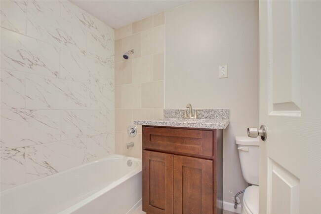 Building Photo - 1051 W Little York Rd