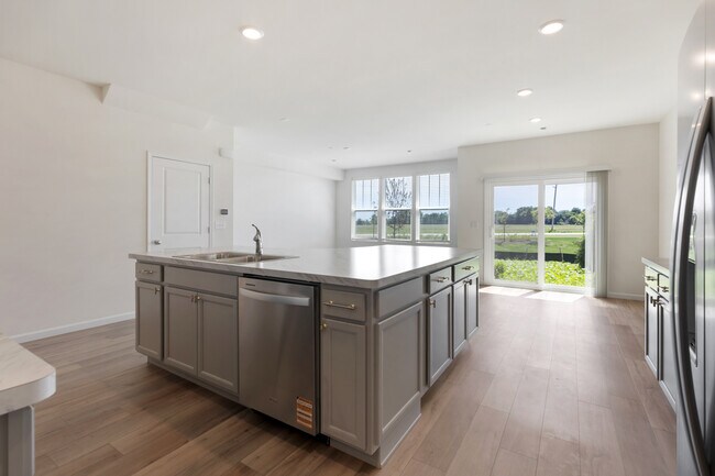 Building Photo - 2260 Horseshoe Cir