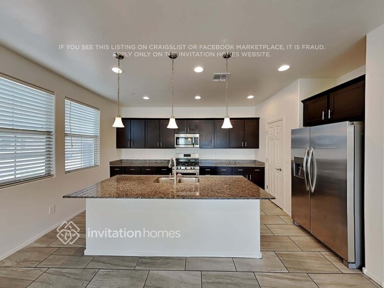 Building Photo - 320 N 56th Pl