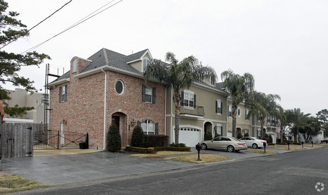 Primary Photo - 1500 Live Oak St