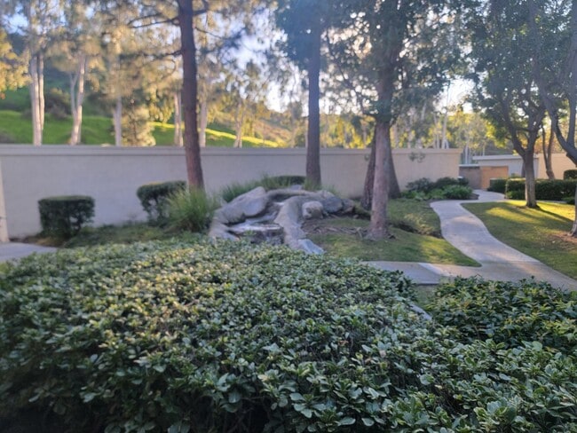 Building Photo - Newly Remodeled 1BED/1BATH in Pheasant Creek w/ Garage