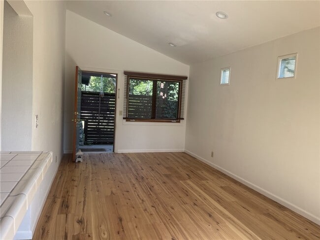 Building Photo - 763 S Los Robles Ave