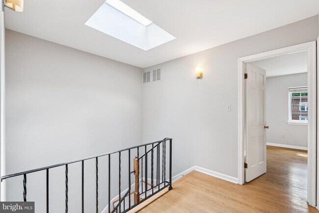 Building Photo - 214 James Thurber Ct