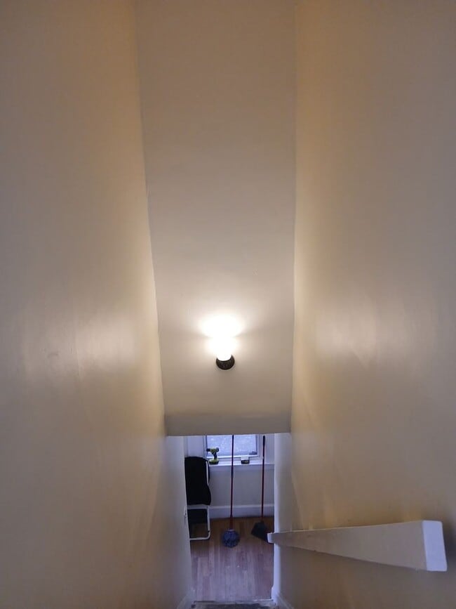 Building Photo - Wonderful family home on Dead end street.  West Price Hill.  Fully Updated 3-4 BR.