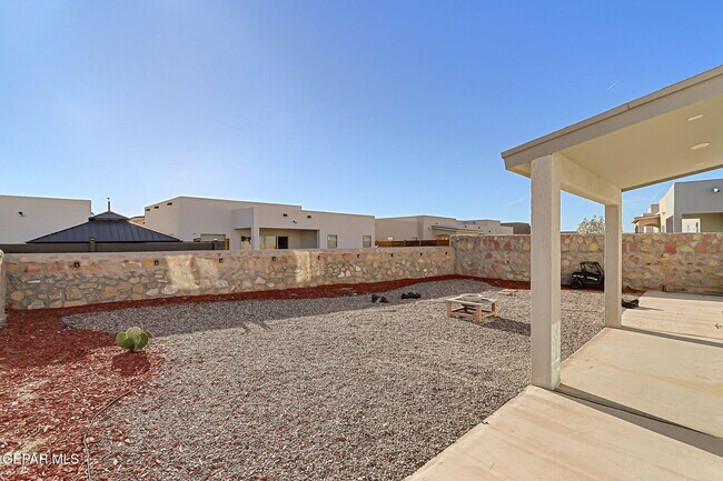 Building Photo - 261 Emerald Sun Dr