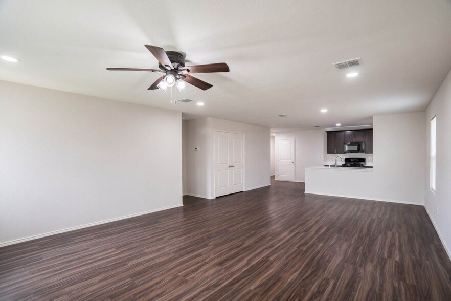 Building Photo - 767 Myrtle Ln