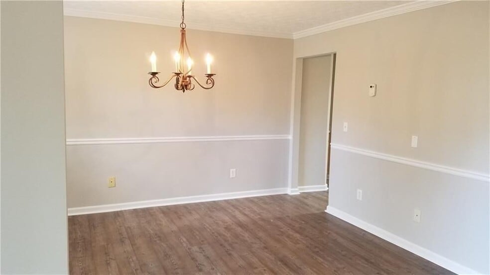 Building Photo - 3652 Roxfield Dr NE