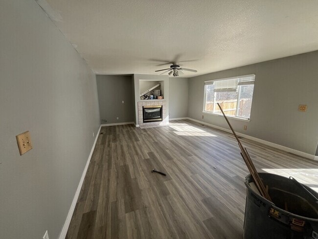 Building Photo - 1324 W 111th Pl