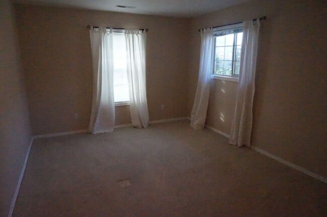 Building Photo - Large lot with room for a garden