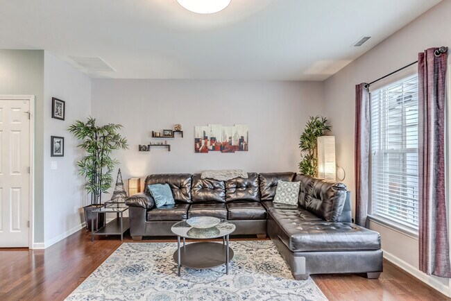 Building Photo - Townhome for rent